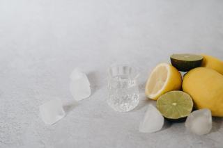 Boire de l'eau : comment aromatiser sans calorie ajoutée
